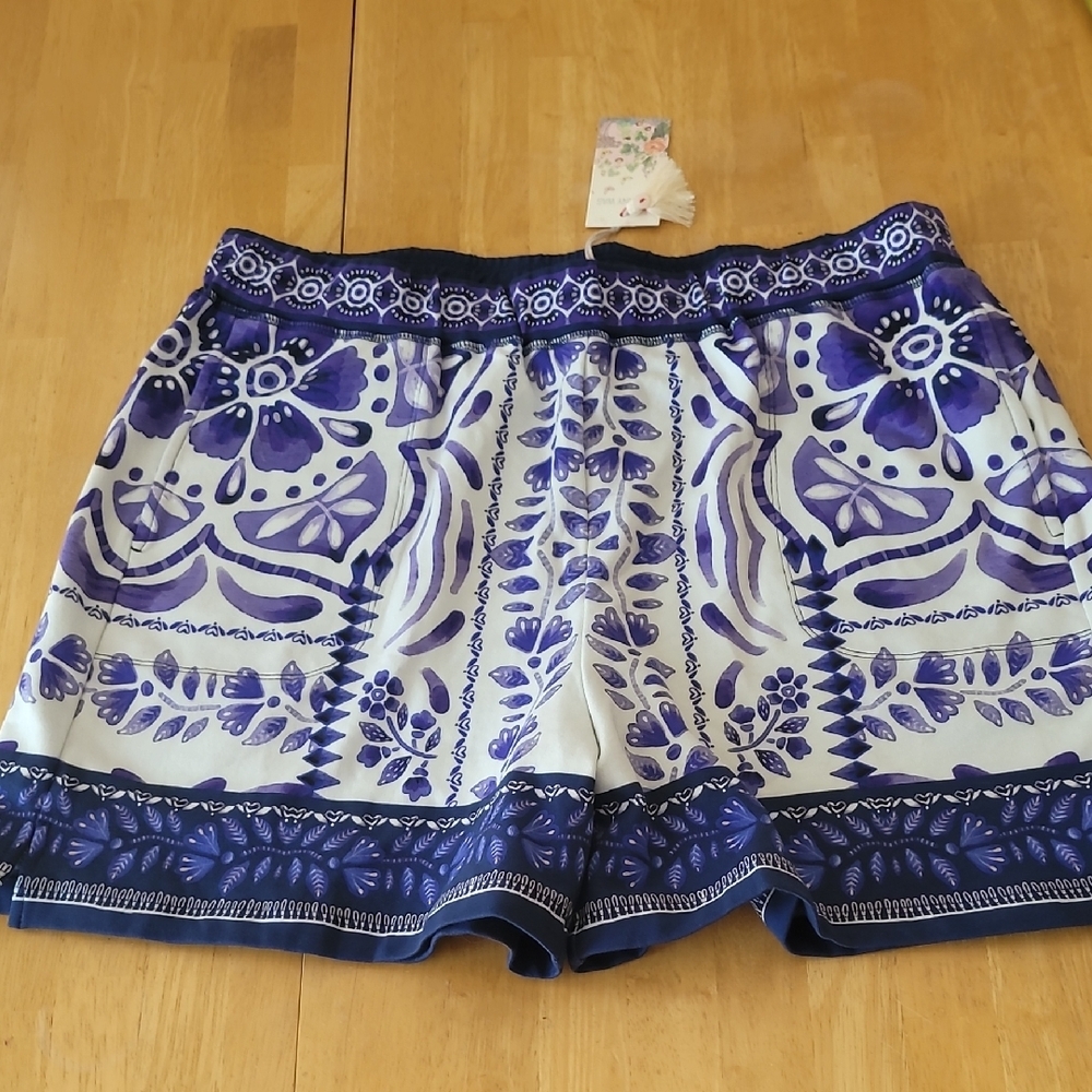 Johnny Was Easy Shorts - Picture 4 of 14